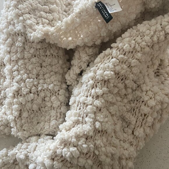 Women's H&M Ivory Cropped Knit Sweater Puffer Vest US - Large Size, Chic Jacket - Picture 9 of 9